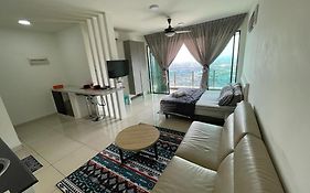 Manis Evo Bangi Soho - Pool & Netflix & Wifi
